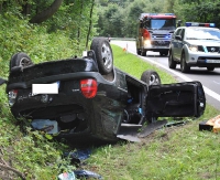 WUJSKIE: Wypadek przy serpentynach. Zderzenie czterech osobówek. Kierująca w szpitalu (ZDJĘCIA)