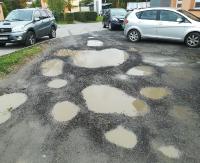 INTERWENCJA: Bajoro obok szpitala to nie parking (ZDJĘCIA)