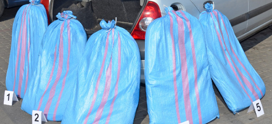Przewoził prawie 100 kg krajanki tytoniowej (FOTO)