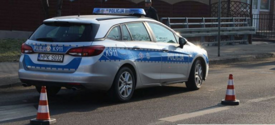 PODKARPACIE. Dachowanie samochodu. 20-latek przetransportowany do szpitala