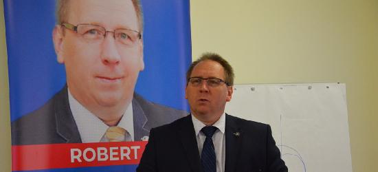Robert Płaziak stawia na współpracę samorządów i stypendia „powrót” (VIDEO)