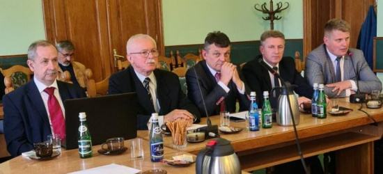 SESJA POWIAT SANOCKI: Zmiany w budżecie. Będą remonty dróg