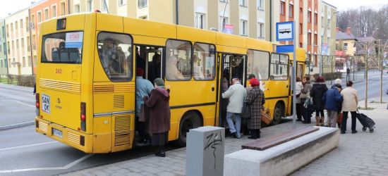 Kontrole w autobusach, sklepach, zakładach pracy