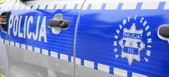 Pilotowali samochód z dzieckiem potrzebującym pomocy