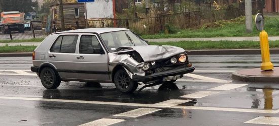Stłuczka pod „Czarnym Koniem”. Droga już przejezdna (ZDJĘCIA)