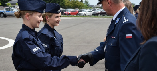 Nowi policjanci w podkarpackich komendach. Złożyli ślubowanie (ZDJĘCIA)
