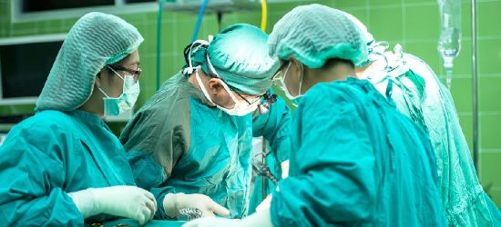 SANOK: Personel medyczny i rodzina osoby dodatniej na kwarantannie
