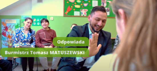 Młodzi dziennikarze od zadań specjalnych. Dzieci sanockich szkół wypytują Burmistrza!