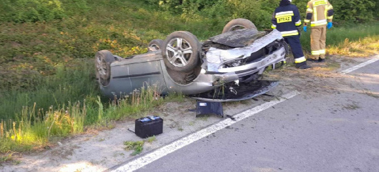 AKTUALIZACJA: Dachowanie w Brzozowcu! Ucierpiała młoda kobieta (ZDJĘCIA)