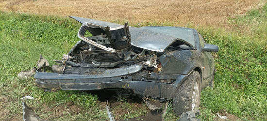 BESKO. Wypadek. Samochód w rowie. Jedna osoba w szpitalu (ZDJĘCIA)