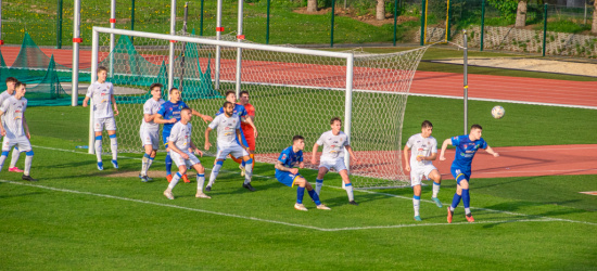 PIŁKA NOŻNA: Ekoball Stal Sanok i Wiki Sanok w roli gości. Zapowiedź kolejki