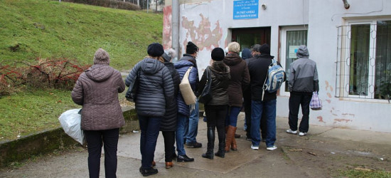 Paczki z darmową żywnością jeszcze przed świętami