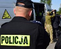 Chciał popełnić samobójstwo. 25-latka uratowali policjanci