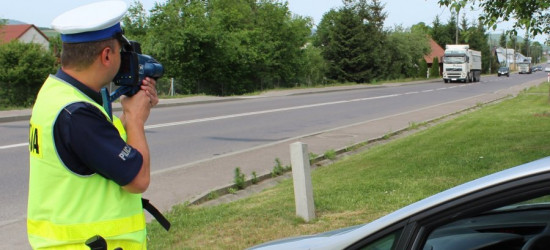 Pędził jak burza w zabudowanym. Pożegnał się z prawem jazdy