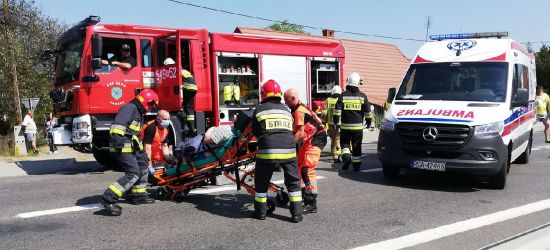 Zderzenie osobówki z motorowerem w Zagórzu. Jedna osoba ranna (ZDJĘCIA)