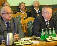 DZISIAJ: Nadzwyczajna sesja w mieście w sprawie sanockich basenów