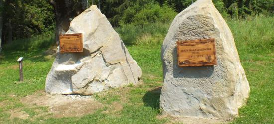 BIESZCZADY: Pomnik Harasymowicza jak nowy (ZDJĘCIA)
