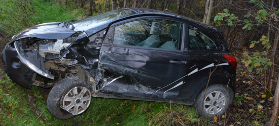 Chciał przejechać przez zablokowaną drogę. Był pijany (ZDJĘCIA)