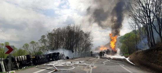 Tragiczne skutki wypadku. Zmarł kierowca cysterny, która wybuchła w Lipowicy