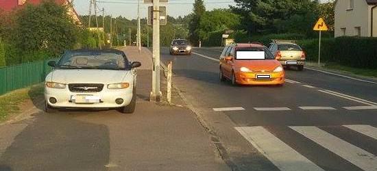 KULTURA PARKOWANIA: Dzisiejszy bohater ,,zaprezentował się” na chodniku w Zagórzu (ZDJĘCIA)