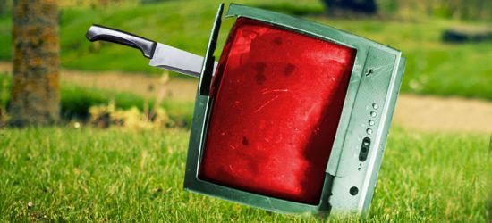 SANOK: Wyrzucił z 4 piętra telewizor z wbitym nożem. Kilka dni później zdewastował kościół