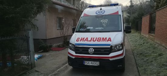 LESKO: Zapalił się olej wlewany do pieca. Poparzony mężczyzna trafił do szpitala (ZDJĘCIA)
