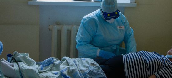 Coraz więcej chorych na COVID-19 w sanockim szpitalu. Na 217 łóżek blisko 200 zajętych