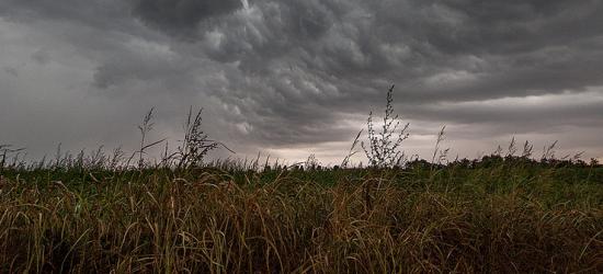 Nad Podkarpacie nadciągają silne burze z gradem