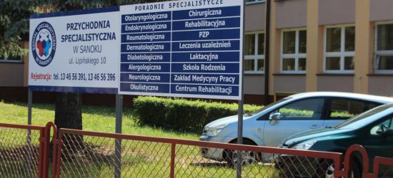 SANOK: Jest plan budowy parkingu dla przychodni przy ul. Lipińskiego. Potrzebna będzie jednak wycinka drzew (ZDJĘCIA)