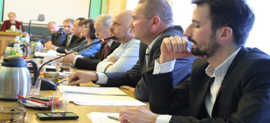 DZISIAJ: Sesja Rady Miasta Sanoka. Uchwały w sprawie wody, podatków i … „wyzbywania się majątku” miasta Sanoka w drodze bezprzetargowej?