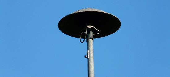 Głośna próba syren alarmowych