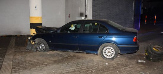 SANOK: Staranował szlaban i wjechał na teren parkingu galerii (FOTO)