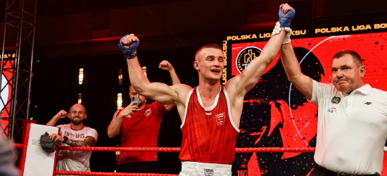 Tomasz Rabka zwycięża w Polskiej Lidze Boksu! Udany występ zawodnika Sekcji Bokserskiej Street Autonomy Sanok [ZDJĘCIA]