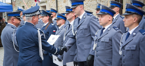 Święto Policji w Sanoku. Uroczystości na dziedzińcu Zamku (OGLĄDAJ)