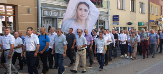 SANOK. Męski Różaniec. Wierni przeszli ulicami Sanoka (ZDJĘCIA, VIDEO)