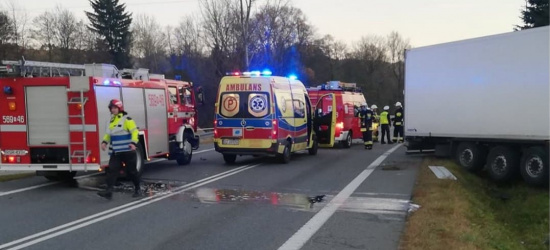 REGION. Zderzenie busa z samochodem ciężarowym. Kierowca busa w szpitalu