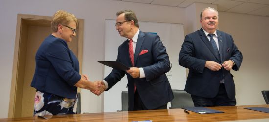 100 tysięcy złotych dla PWSZ w Sanoku! (ZDJĘCIA)