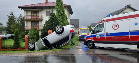 POWIAT BRZOZOWSKI: Kierowcy na promilach. Dachowanie osobówki (FOTO)