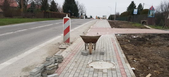 Chodnik w Czerteżu prawie gotowy! (FOTO)