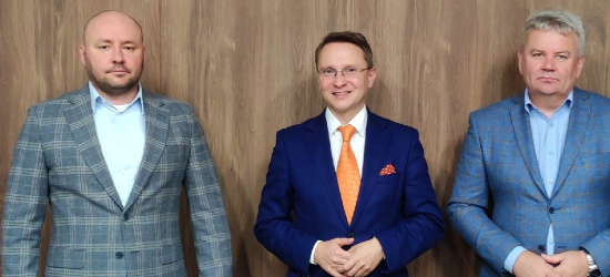URUSKI: 100 mln zł dla Autosanu. Zamówienia dla wojska i kraju (ZDJĘCIA)