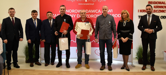 Zasłużeni dla Zdrowia Narodu. 31 krwiodawców odznaczonych tytułem Honorowego Dawcy Krwi