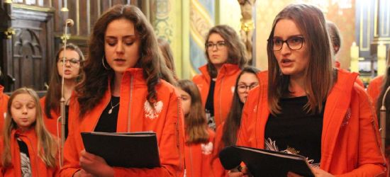 SANOK: „Wydobyci z niepamięci bohaterscy, choć Wyklęci…”. Pamięci żołnierzy niezłomnych (VIDEO, FOTO)