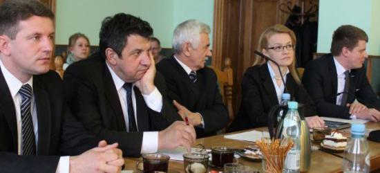 Powiat musi zwrócić pieniądze na oświatę. Opóźnienie w opłaceniu składek ZUS dla nauczycieli