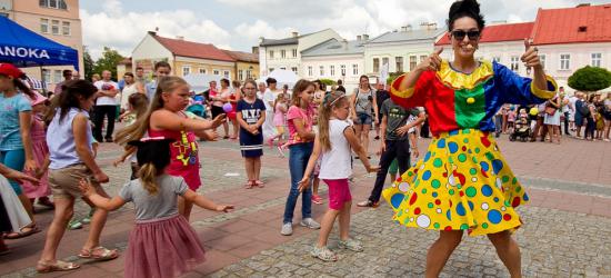RYNEK SANOK: Trwa dzień dziecka w Sanoku (Video na żywo, ZDJĘCIA)