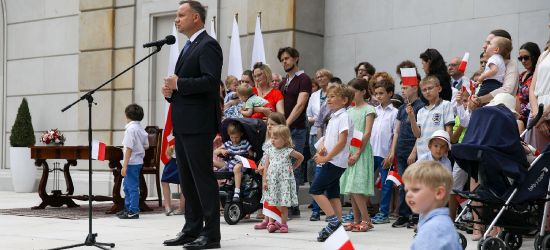 Prezydent Andrzej Duda nie chce aby homoseksualiści adoptowali dzieci (VIDEO)