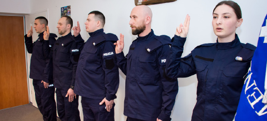 SANOK: Nowo przyjęci policjanci złożyli ślubowanie (FOTO)