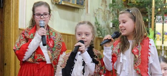 Zaśpiewali od serca dla babć i dziadków (VIDEO, FOTO)