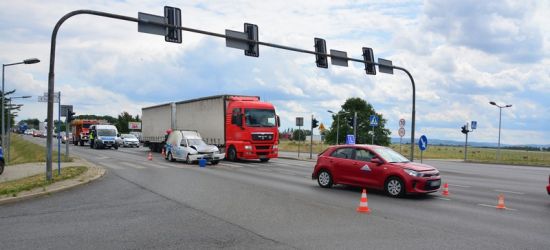 REGION: Wypadek „elki” podczas egzaminu. Dwie osoby w szpitalu (ZDJĘCIA)