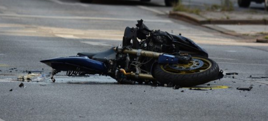 KOMAŃCZA. Śmiertelny wypadek. Nie żyje motocyklista