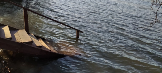 Deszcze i roztopy. Solina prawie pełna (FOTO)